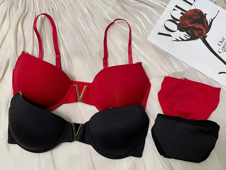 Sabine – Deep V Lingerie Set