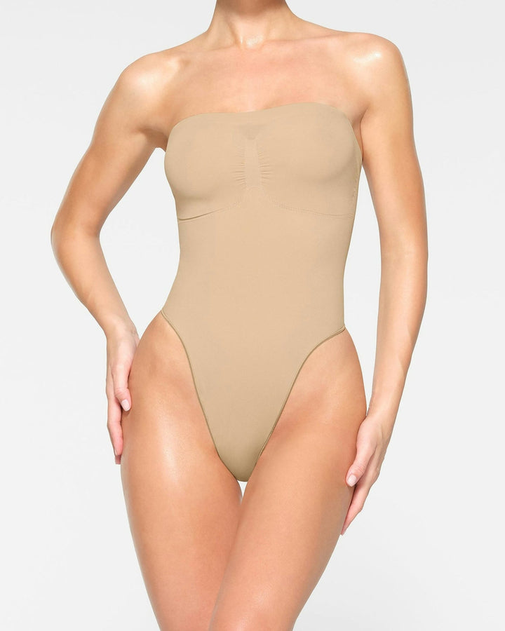 Serenyllisca – Strapless Seamless Thong Bodysuit