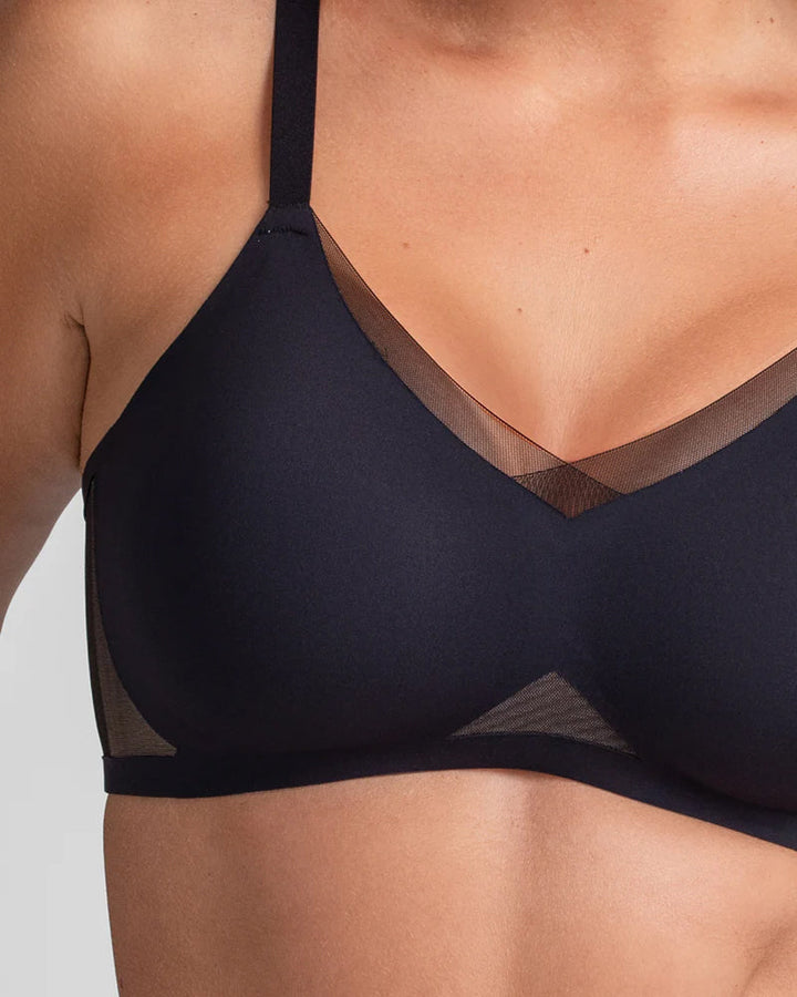 Selvarisse – V-Neck Mesh Seamless Cross Bra