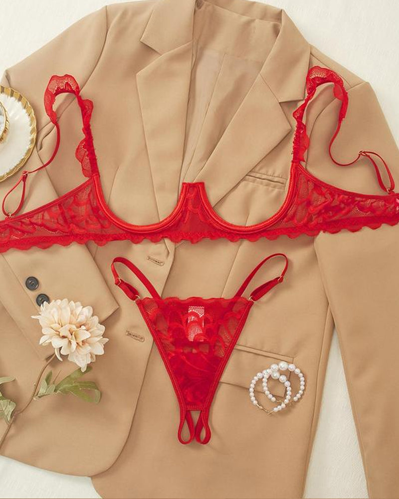 Selvaria – Lace Underwire Bra & Thong Set