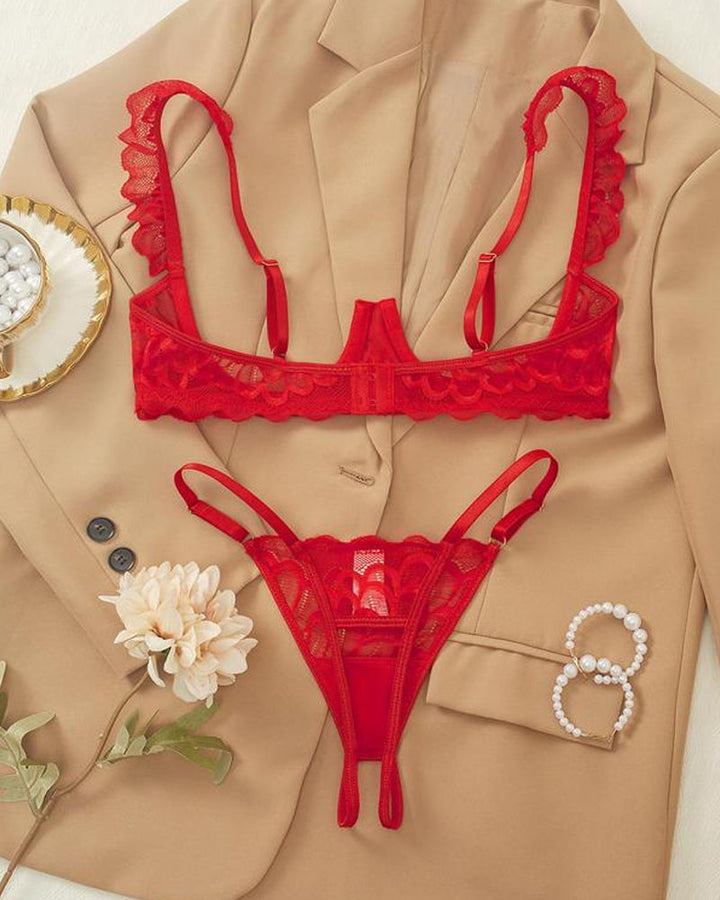 Selvaria – Lace Underwire Bra & Thong Set