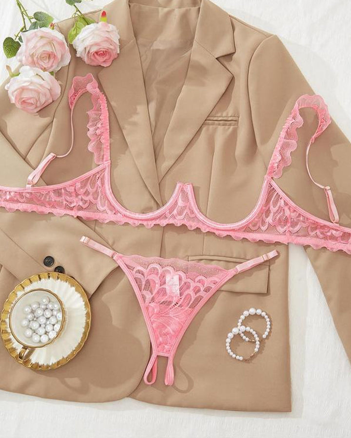 Selvaria – Lace Underwire Bra & Thong Set