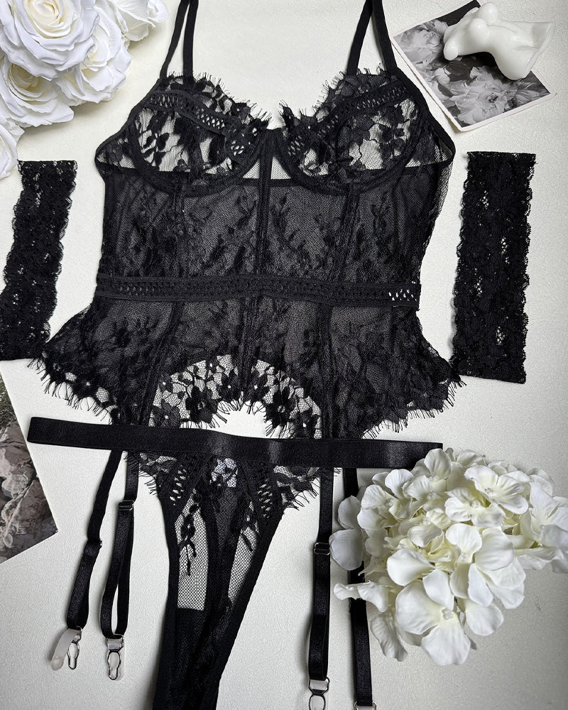 Calirynthis – Lace Suspender Pajama Set