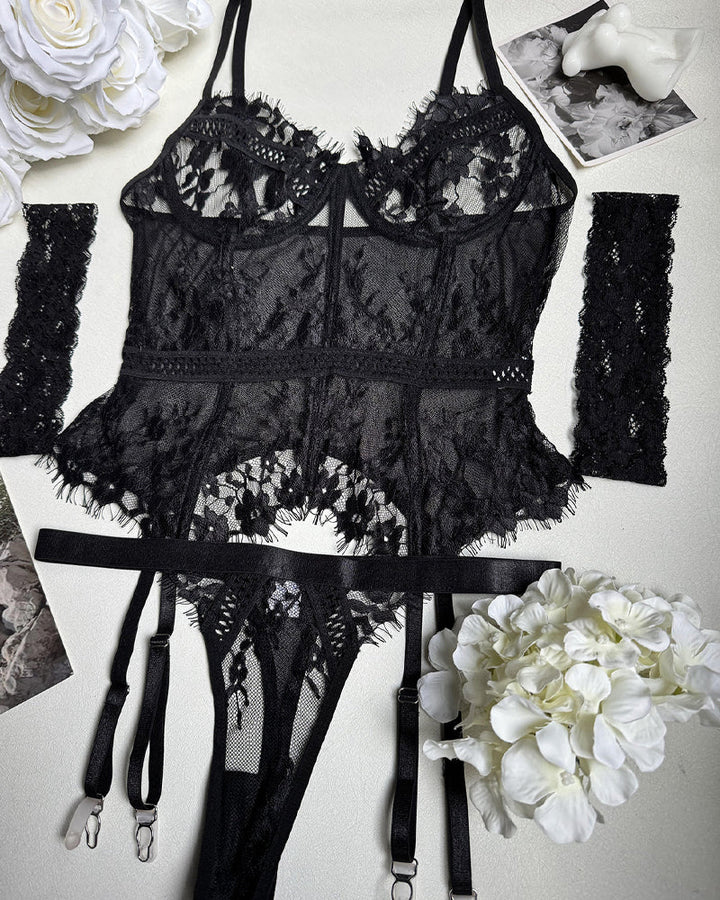 Calirynthis – Lace Suspender Pajama Set