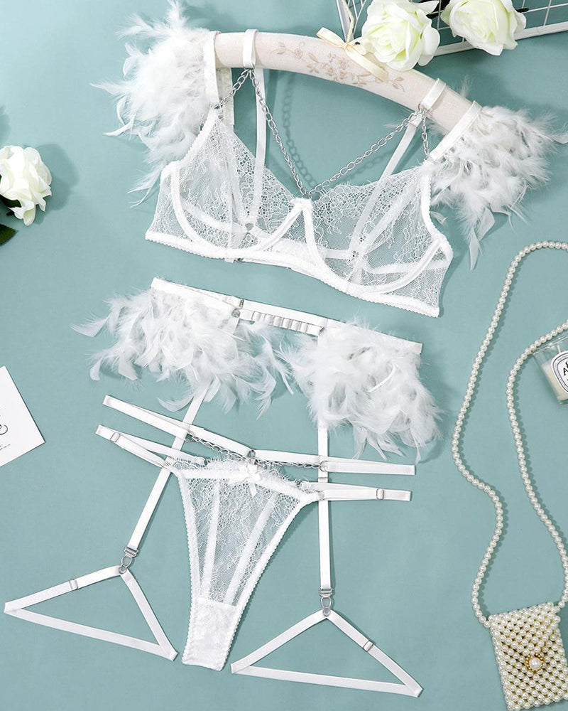 Vivienne – Lace Chain Feather Pajama Set