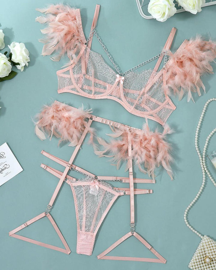 Vivienne – Lace Chain Feather Pajama Set