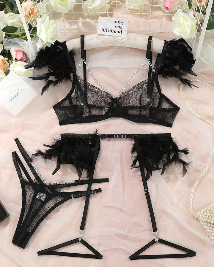 Vivienne – Lace Chain Feather Pajama Set