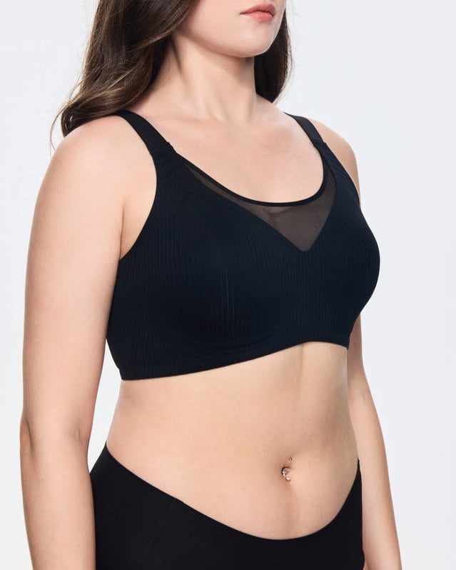 Sylvianne – V-Neck Wireless Lace Push-Up Bra