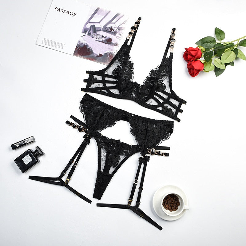 Helena – Black Lace Lingerie Set