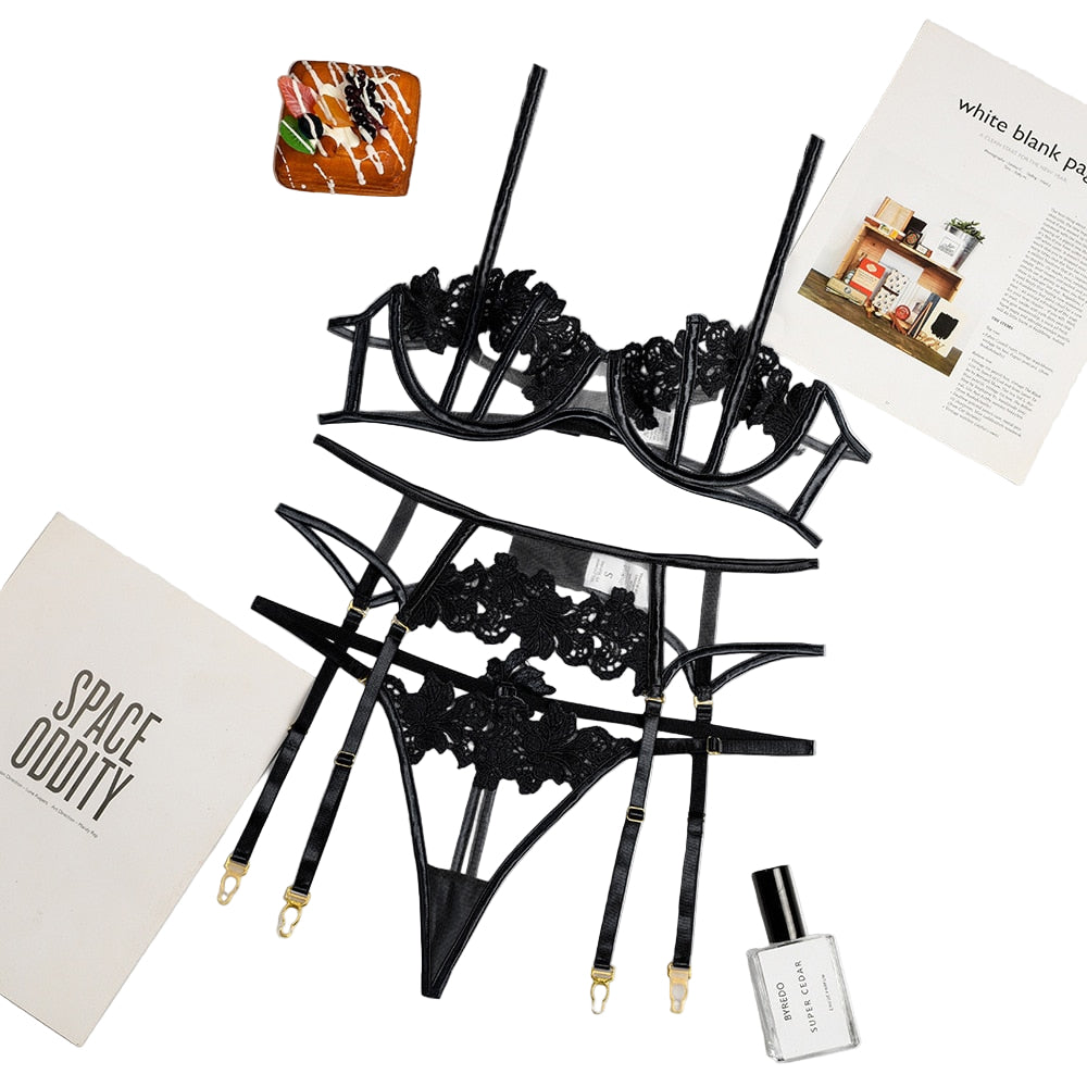 Selene – Black Floral Lingerie Set